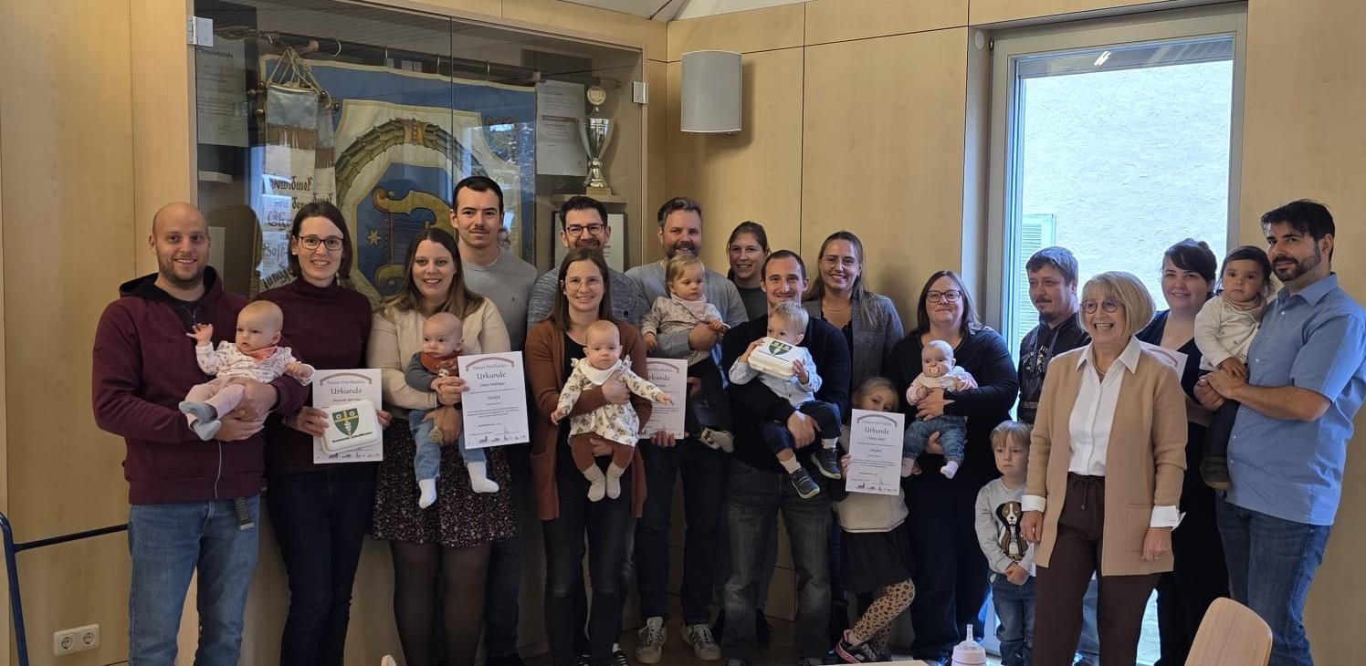 Neugeborenen-Empfang 2025 Herzliche Begrüßung für die jüngsten Bürgerinnen und Bürger der Gemeinde Schollbrunn
