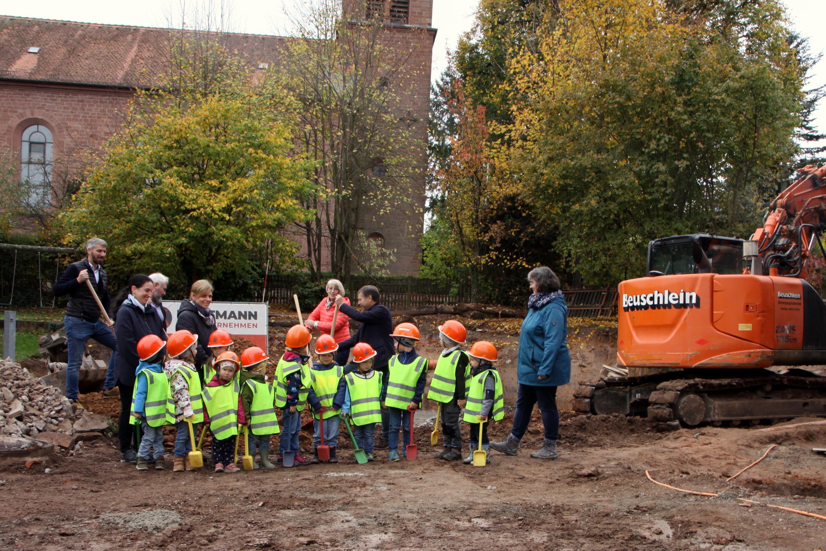 Spatenstich KIGA Schollbrunn (Foto: M. Geringhoff) Spatenstich für den Kindergarten in Schollbrunn